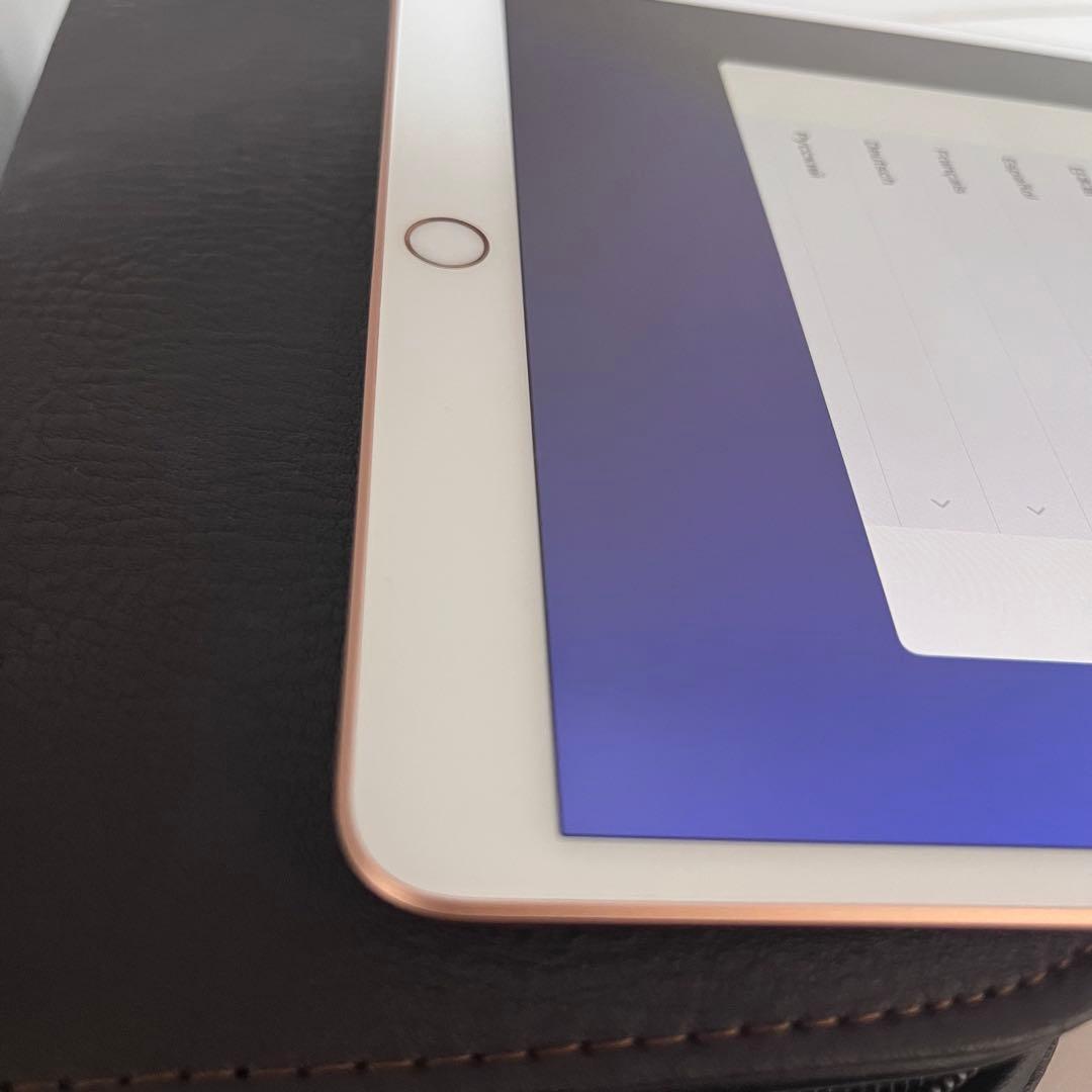 ス*P様　iPad Air3 64GB 【箱・ipadケース・アダプタ付き】