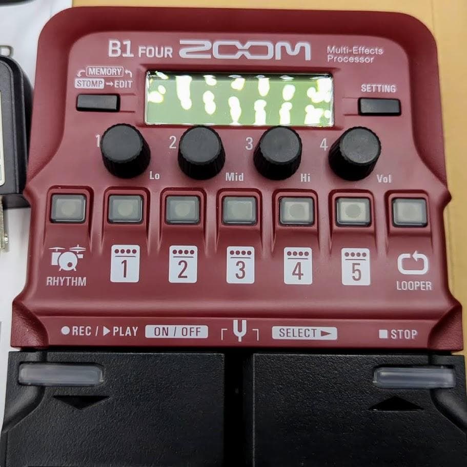 電源アダプター付 《ほぼ新品》 ZOOM B1 FOUR マルチエフェクター