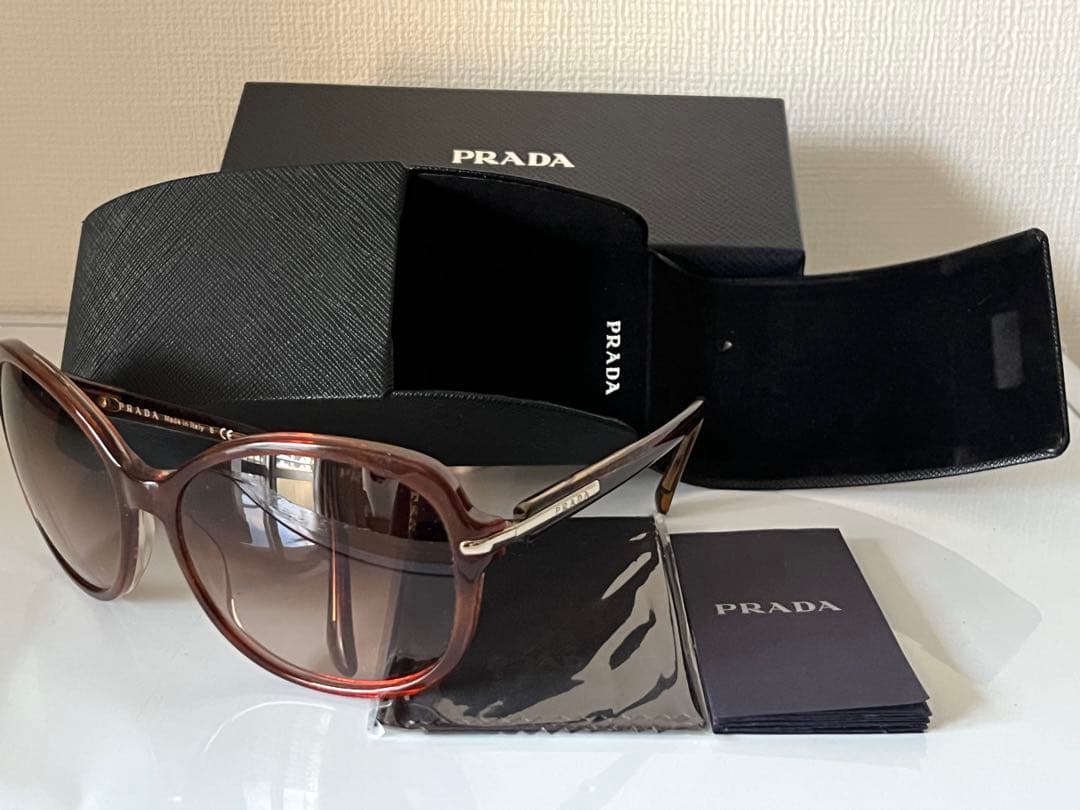 PRADA　プラダ　レディース　サングラス　ケース&外箱&クロス&取説 付き