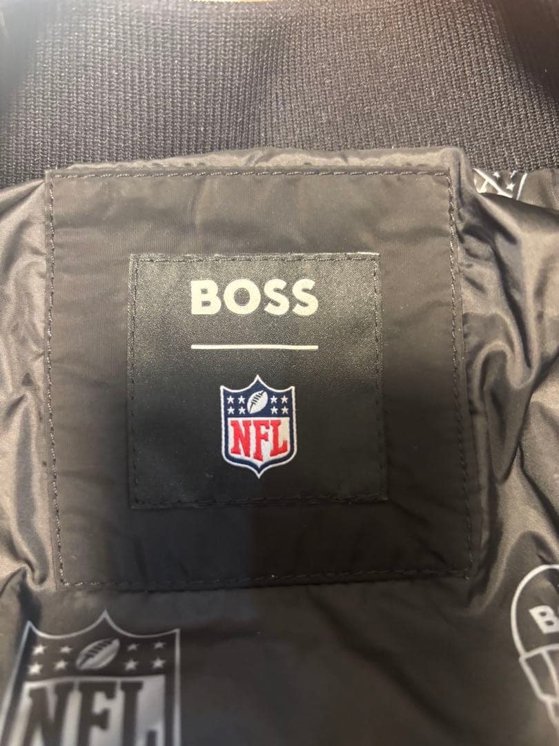 n*a様 HUGO BOSS 日本非売品ブラック ボンバージャケット NFLロゴ