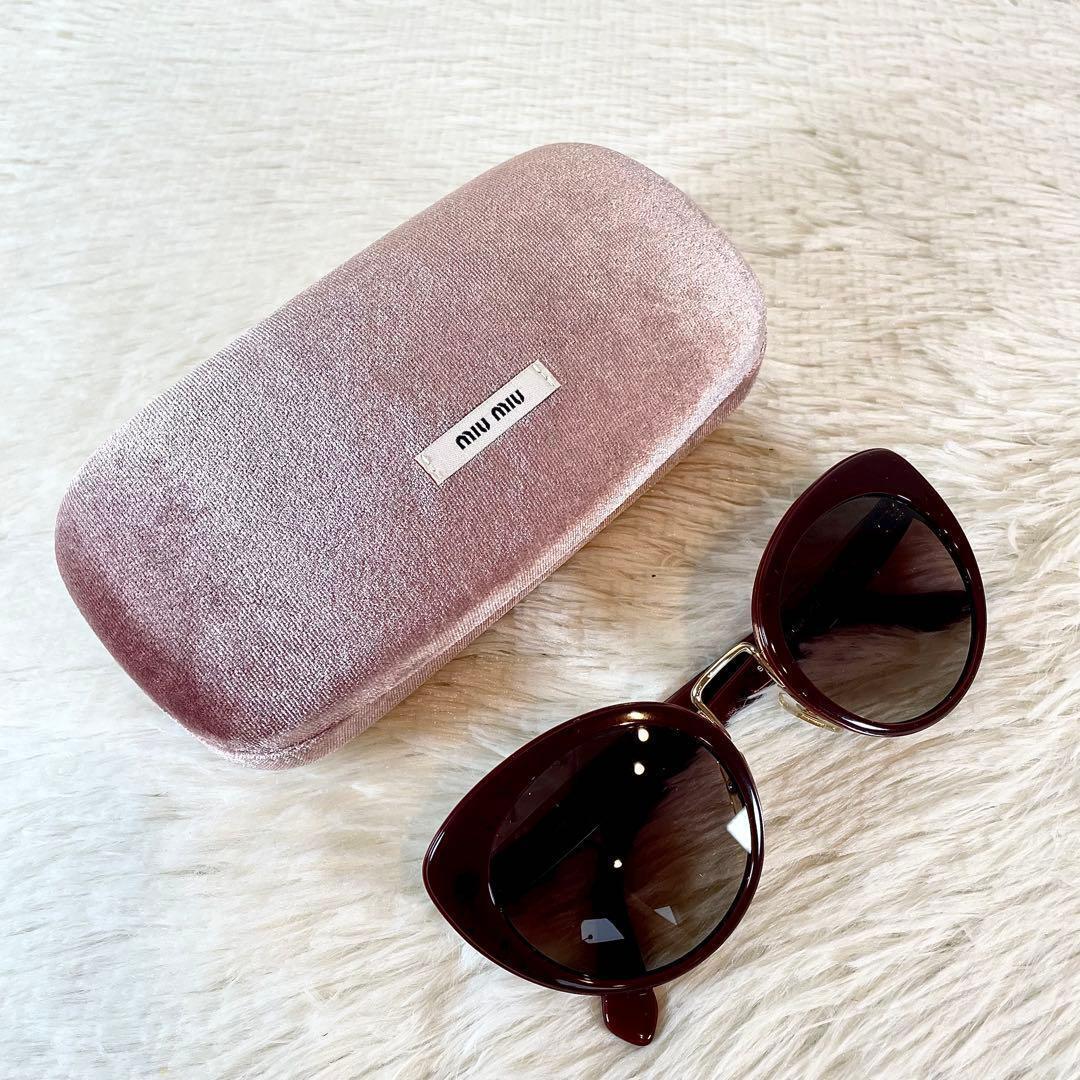 極美品　miu miu　SMU06T　キャッツアイ　レッドレンズ・フレーム