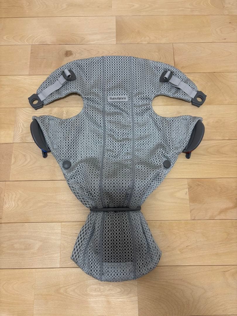 【美品】ベビービョルン ベビーキャリアMINI Airメッシュ　グレー