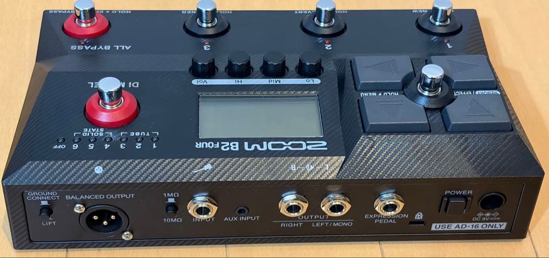 【送料無料】ZOOM B2 FOUR マルチエフェクター　ベース用