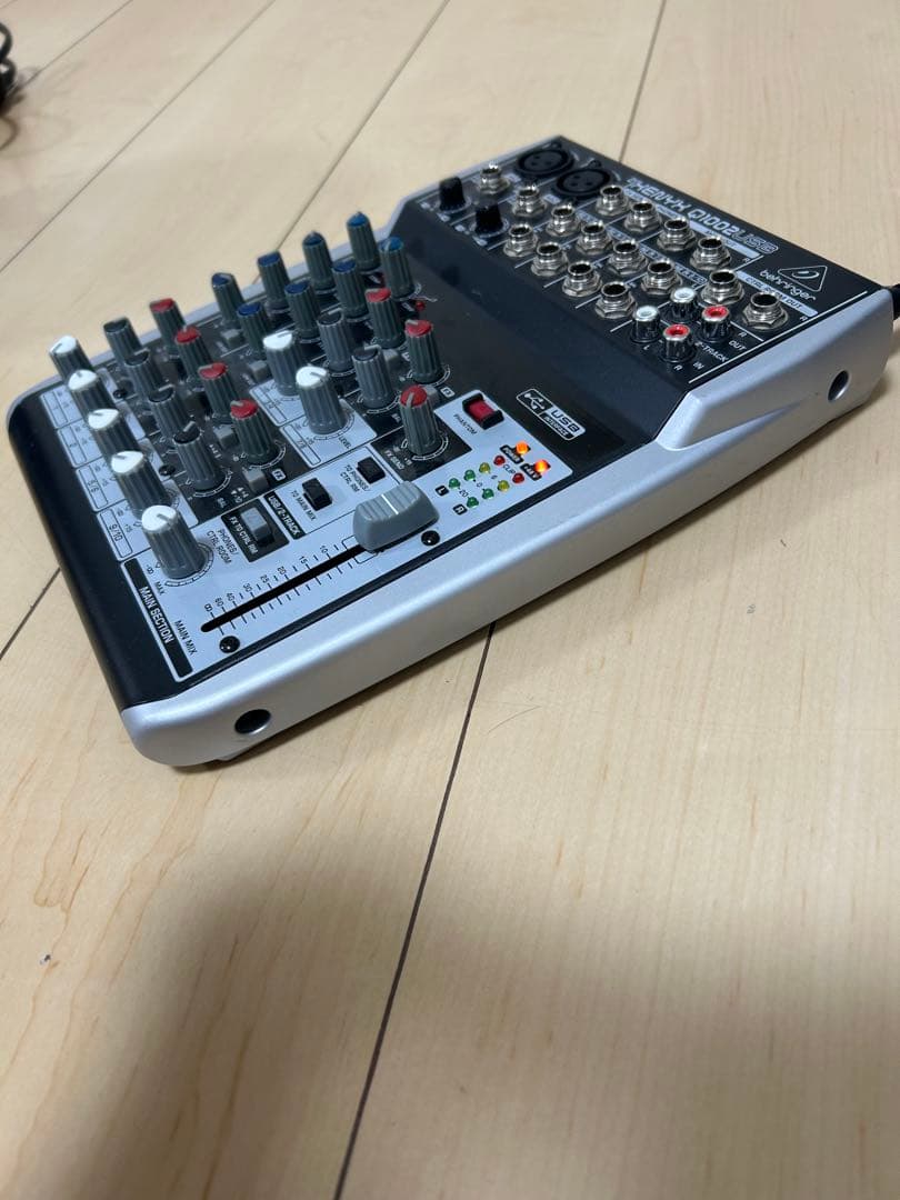 BEHRINGER ( ベリンガー ) XENYX Q1002USB