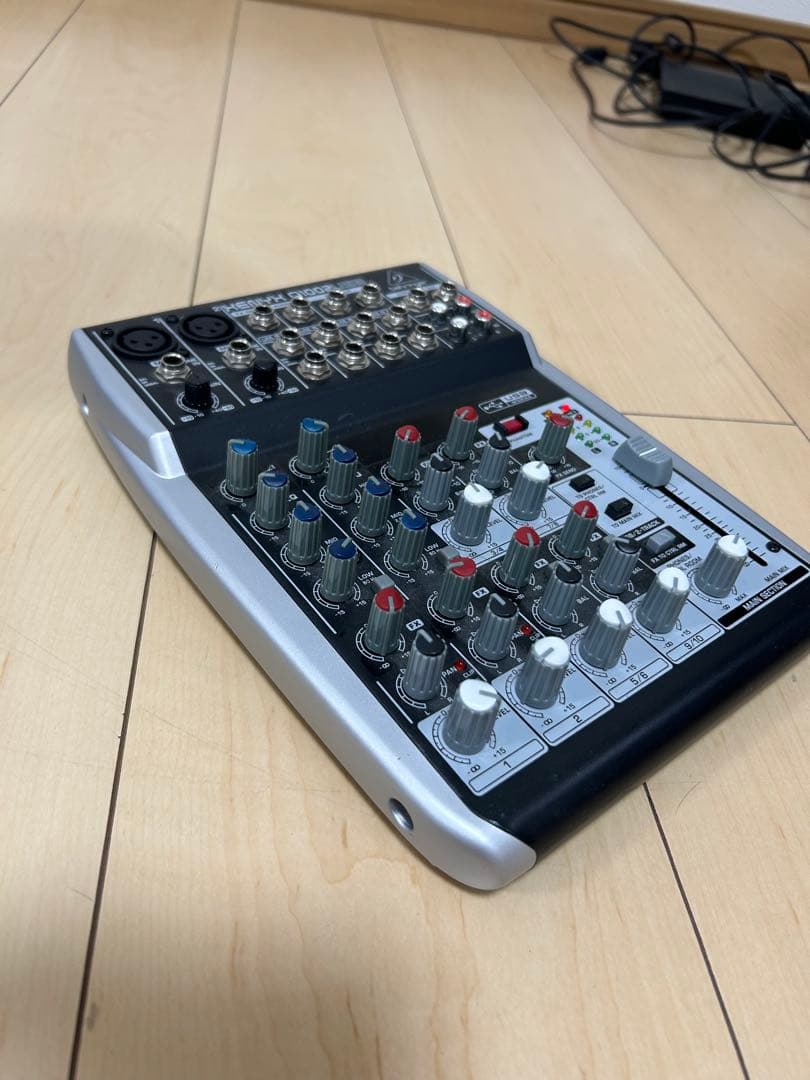 BEHRINGER ( ベリンガー ) XENYX Q1002USB