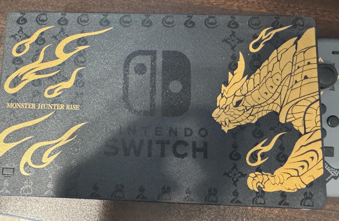 Nintendo SwitchモンスターハンターエディションHORIコントローラ