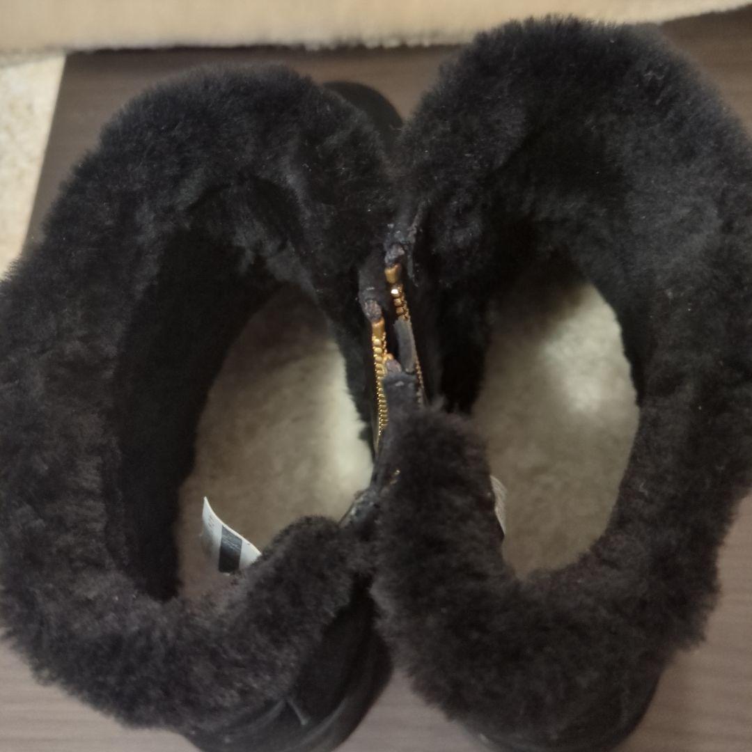 UGG ブラックムートンブーツ ファスナー付き