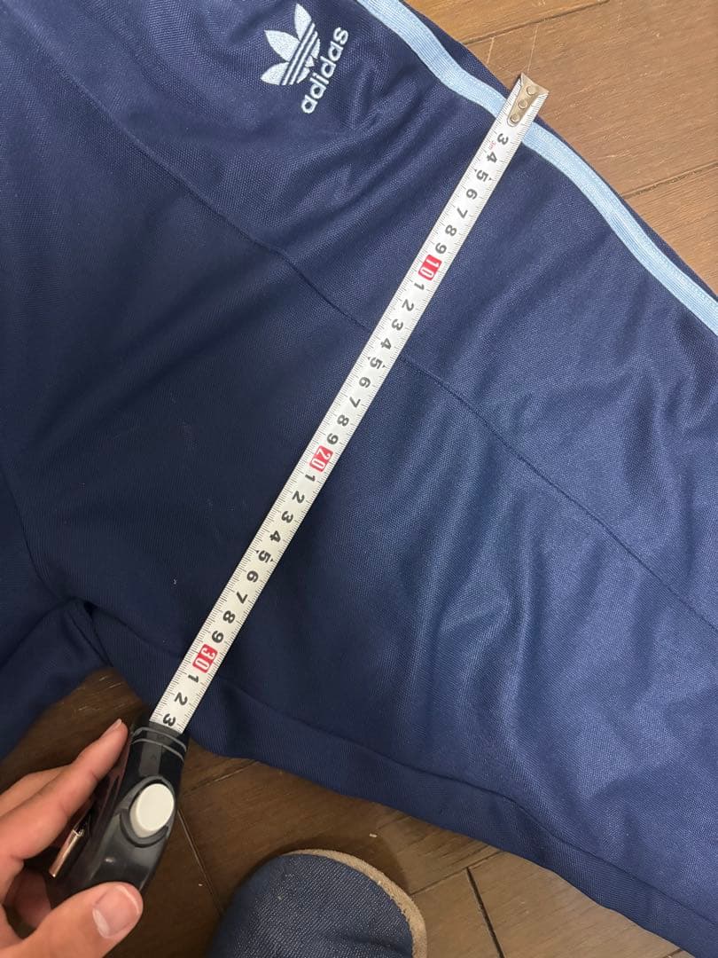 adidas ネイビー トラックパンツ