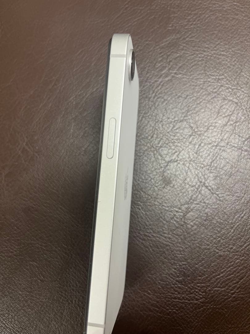 【美品】iPhone16e 128GB バッテリー100% 海外版