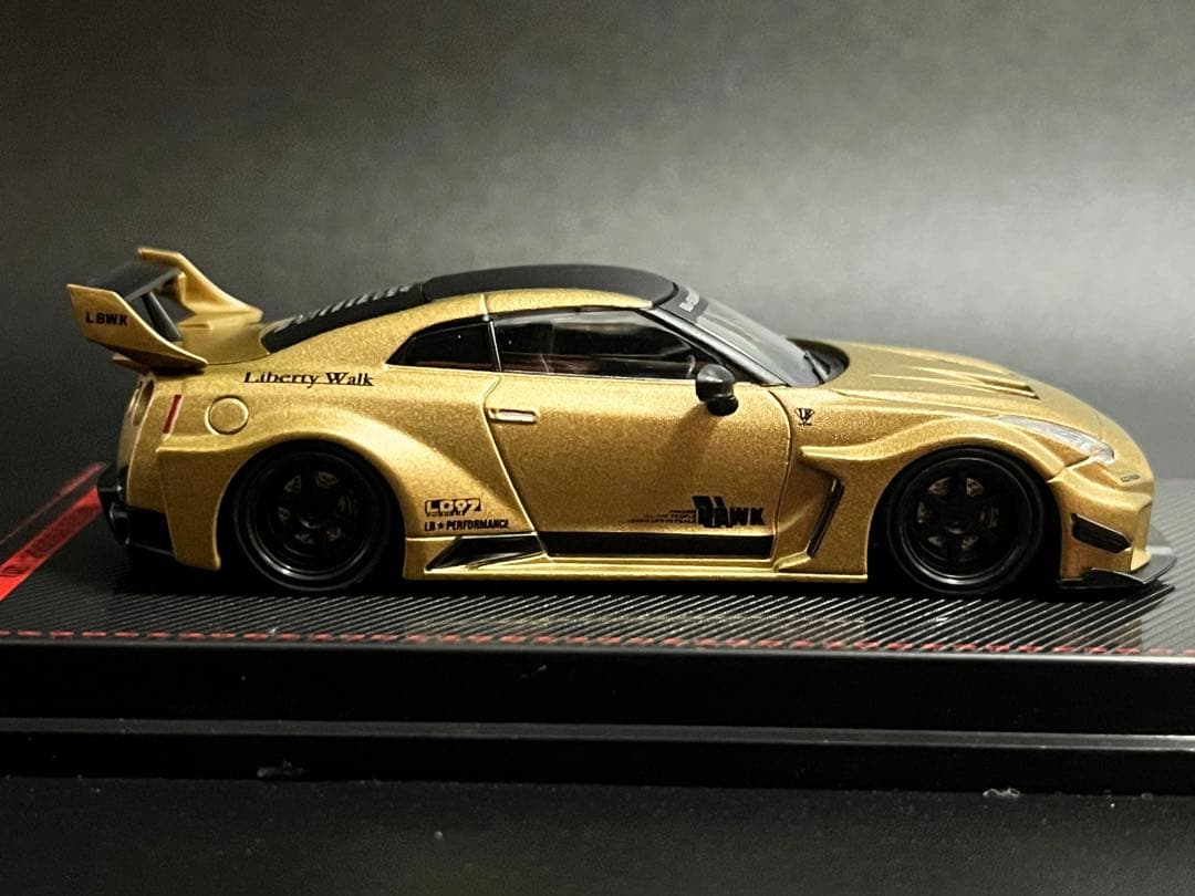 イグニッションモデル1/64 LBWK GT-R R35