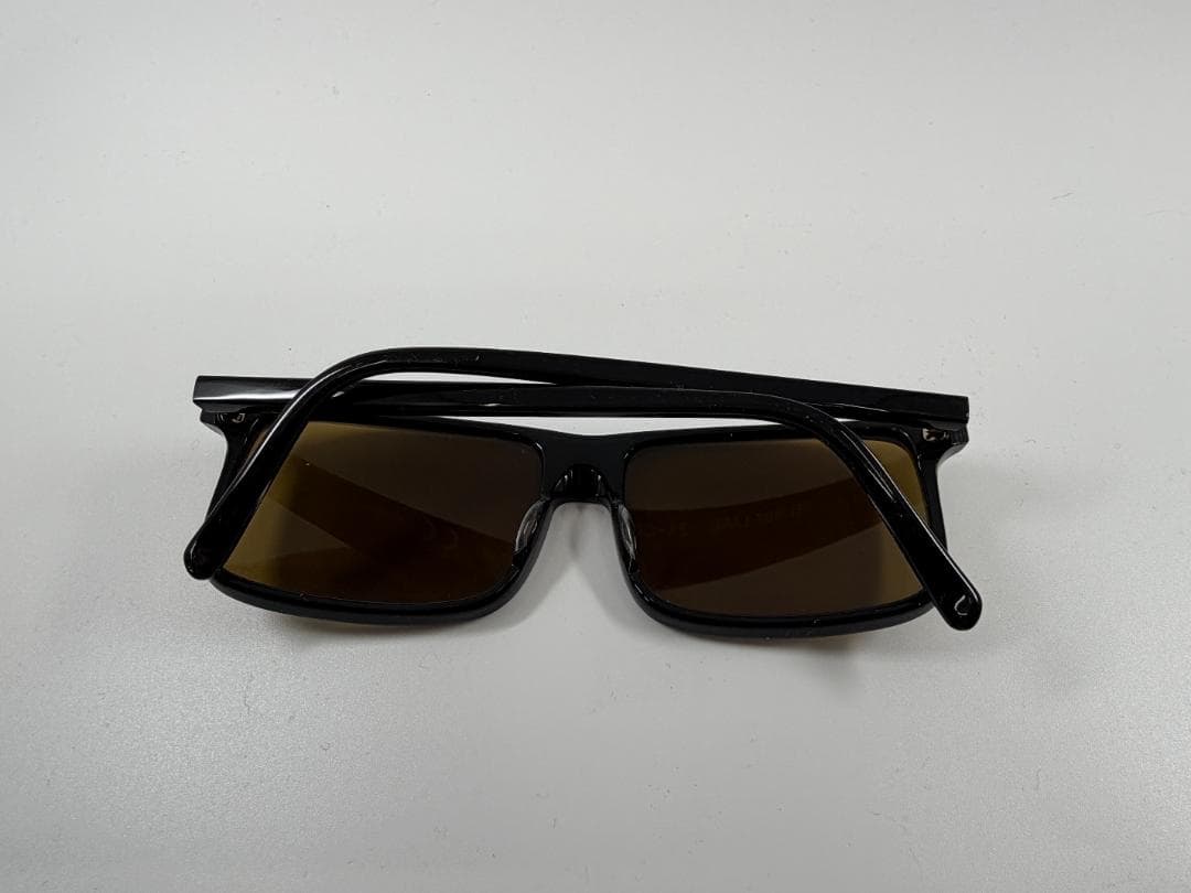 HELMUT LANG 21-0002ブラック ブラウンレンズ未使用超美品