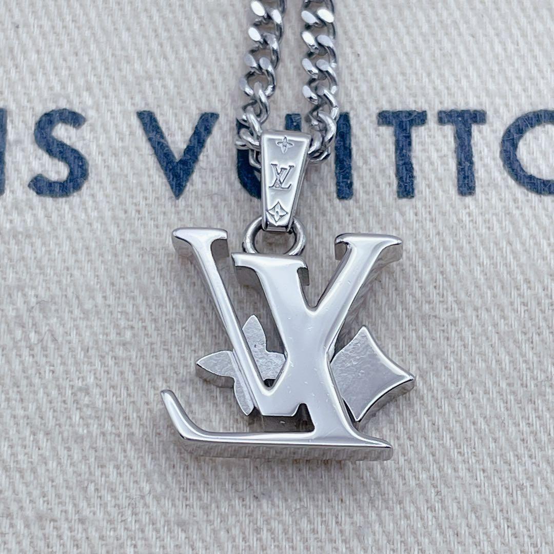 LOUIS VUITTON ネックレス　ロウ　シルバー　LV　トップ　モノグラム