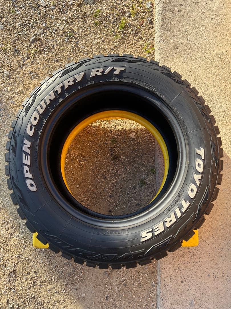 良品　国産　2024年製　215/65R16C 2本　ハイエース　キャラバン