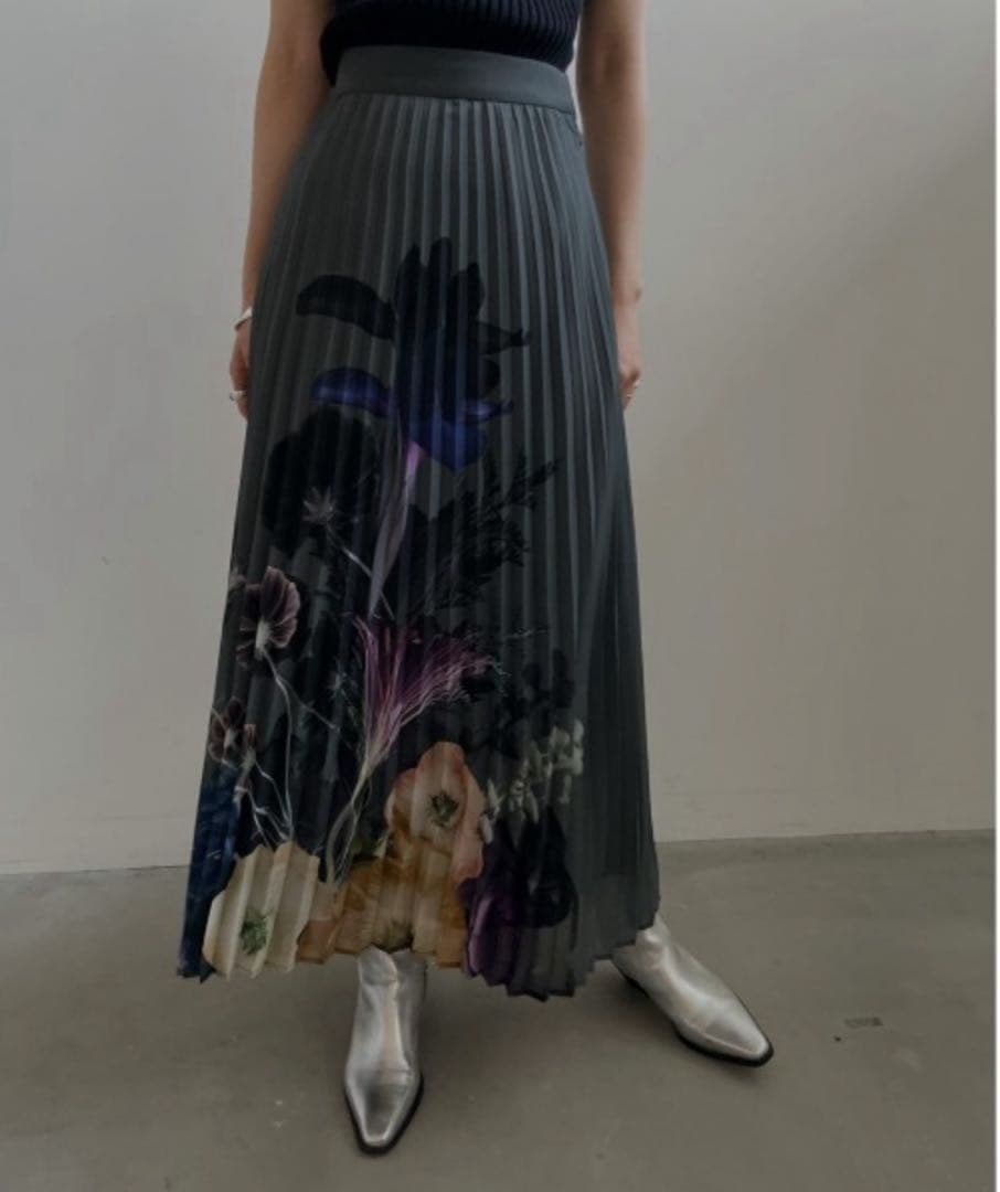 美品★MEDI ROENTGEN FLOWER PLEATS SKIRT
