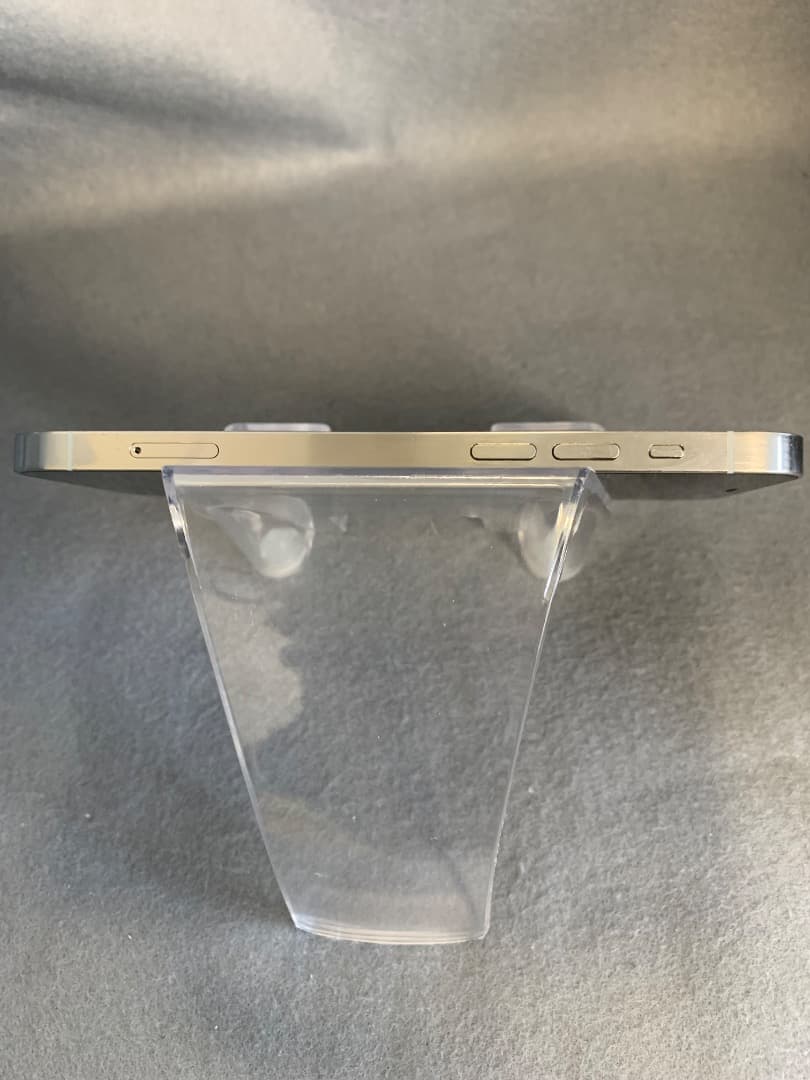 美品　国内版　SIMフリー　iPhone12 Pro 128GB シルバー色
