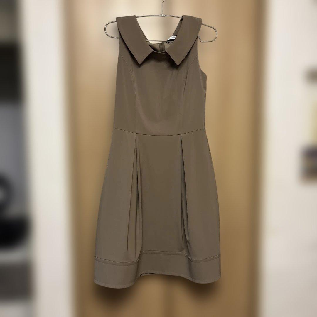 フォクシー　ノースリーブ ベージュ フレアワンピース