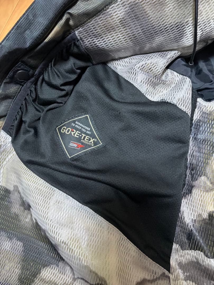 １*９様 volcom GORE-TEX スノーボードウェア　スノージャケット