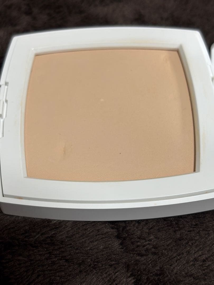 シャネル　ルブランコンパクトラディアンス　12 BEIGE ROSE