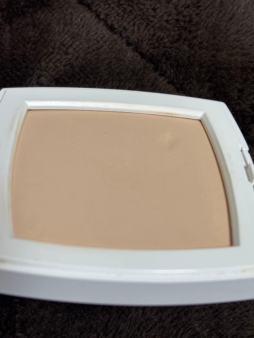 シャネル　ルブランコンパクトラディアンス　12 BEIGE ROSE