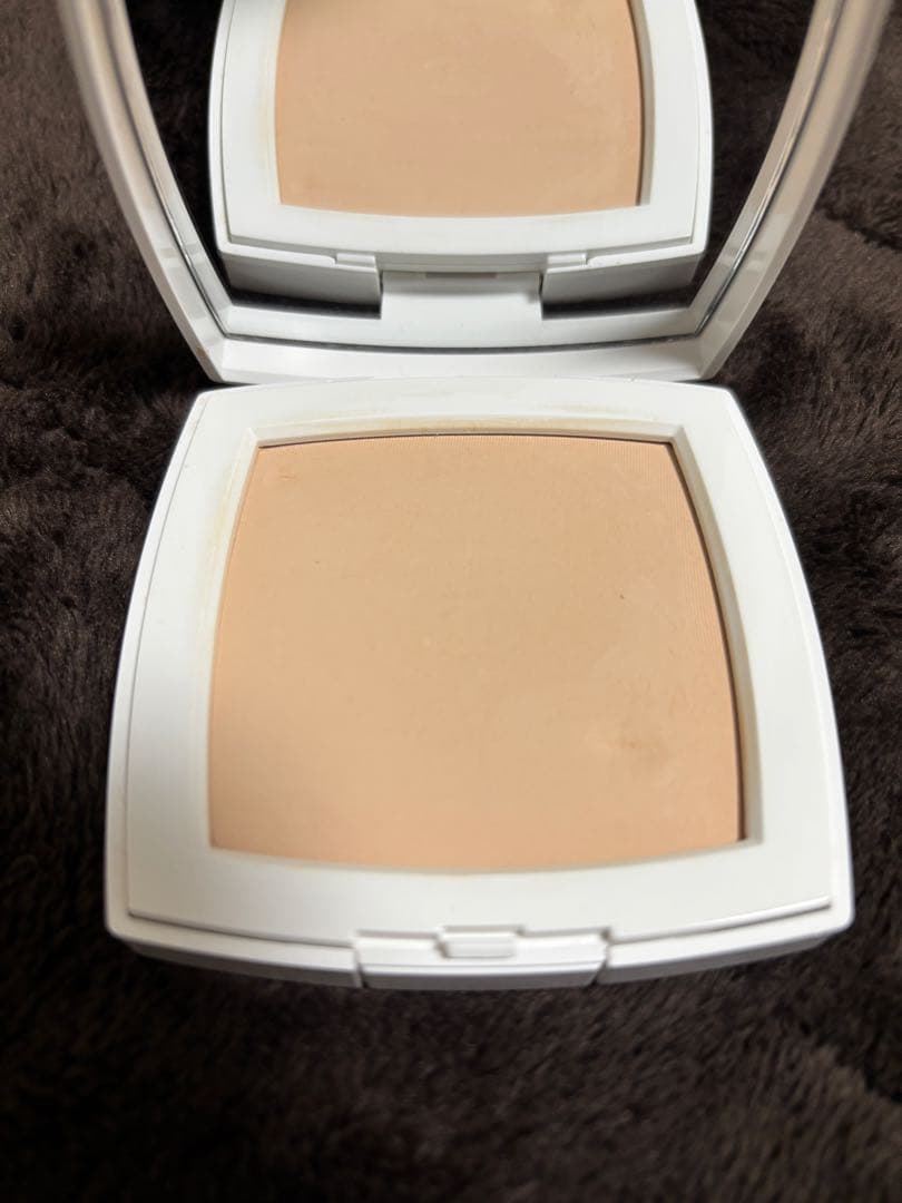 シャネル　ルブランコンパクトラディアンス　12 BEIGE ROSE