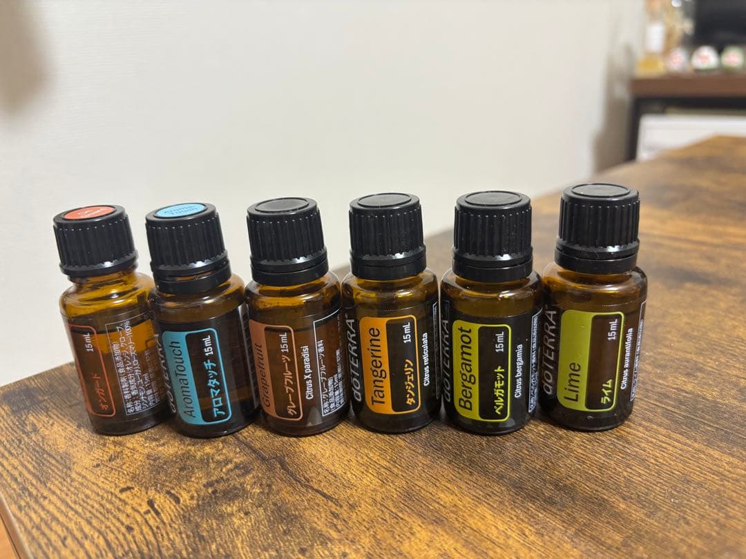 doTERRA エッセンシャルオイルセット 25本 木製ケース付き