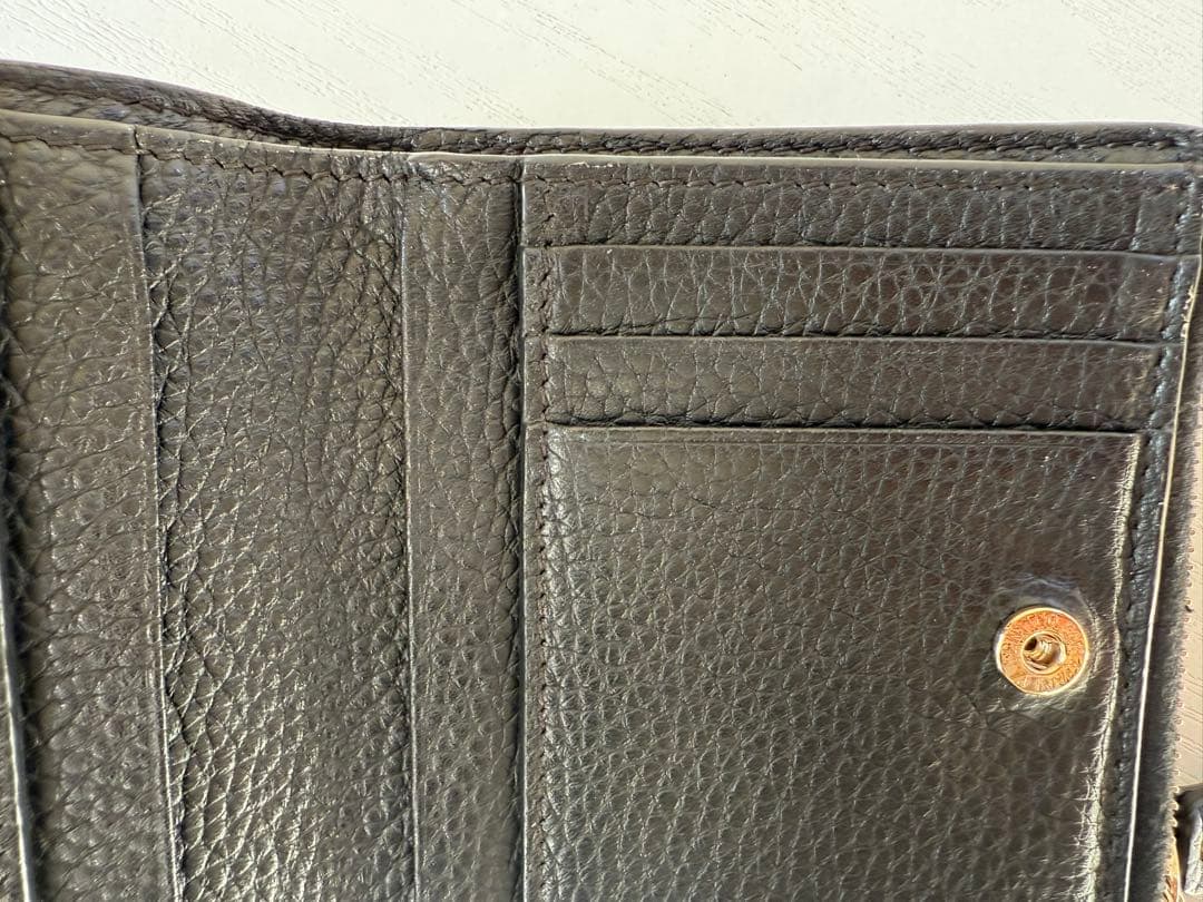 VALENTINO スタッズ付き二つ折り財布 ブラック