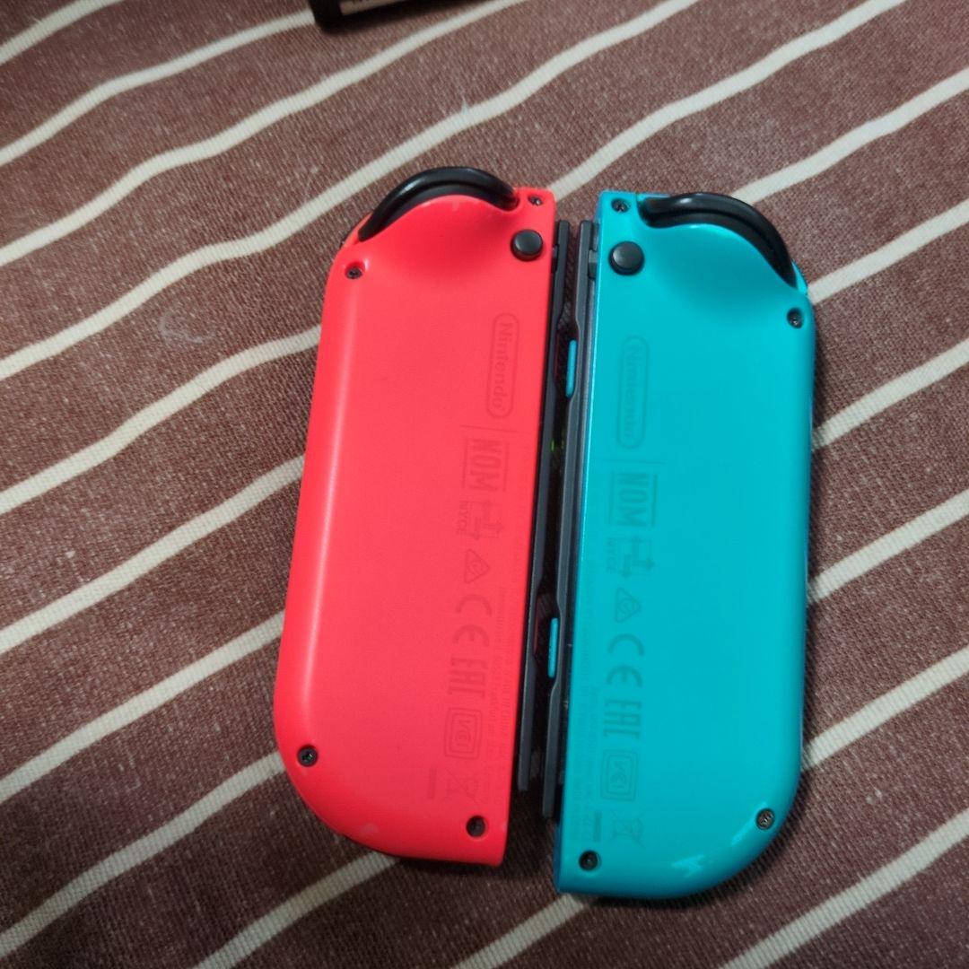 任天堂Switch+2つソフト付き（おまけあり）