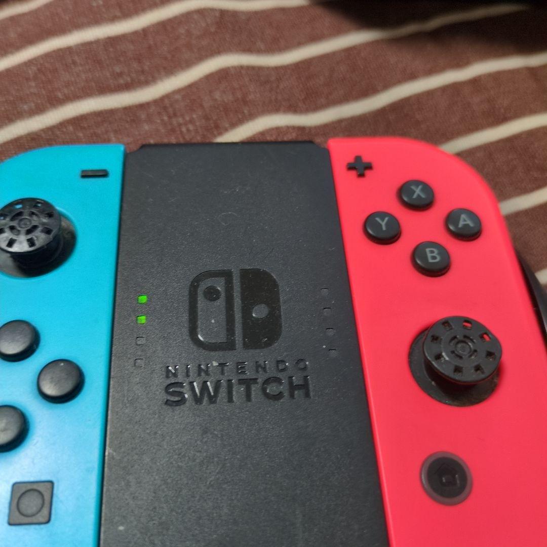 任天堂Switch+2つソフト付き（おまけあり）