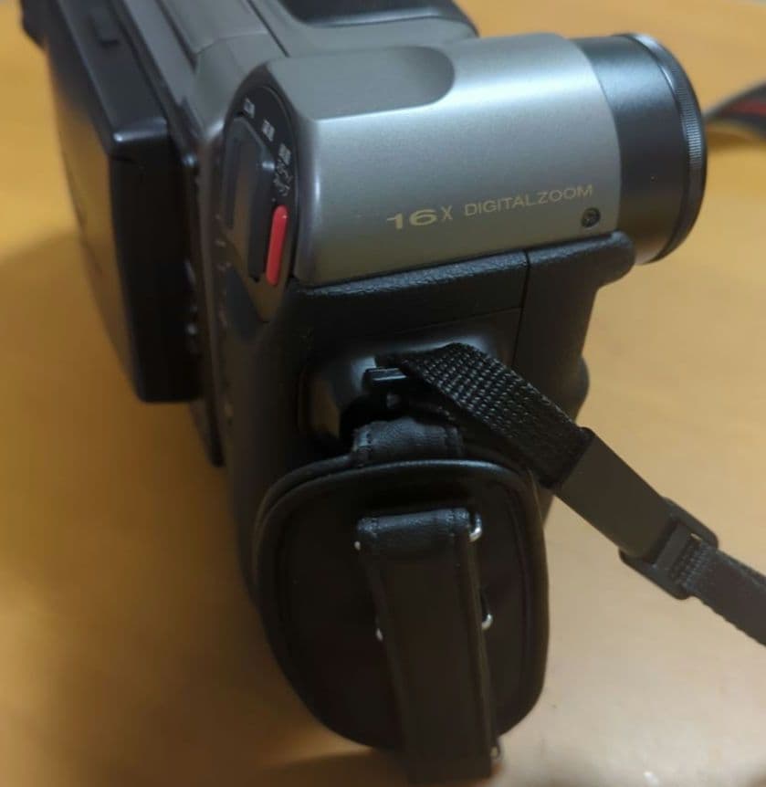 ⭐️お買い得⭐️VS GH2 NIKON　Hi8 ビデオカメラ 動作未確認