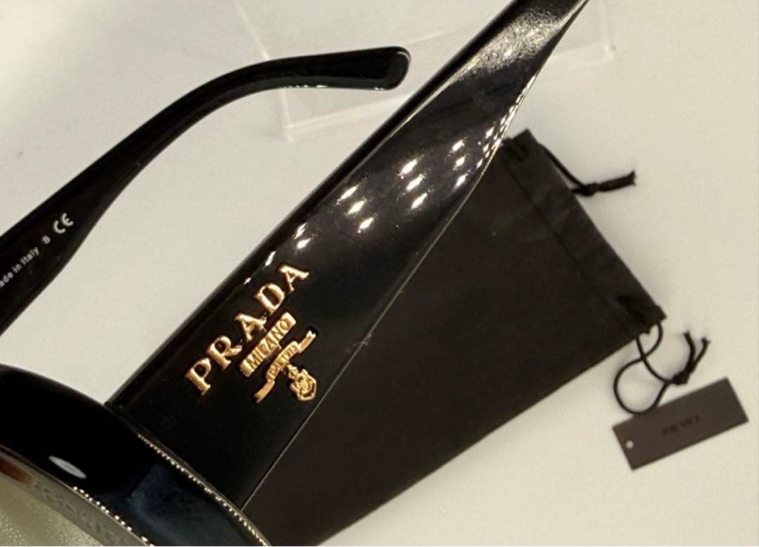 PRADA プラダ　ブラック サングラス