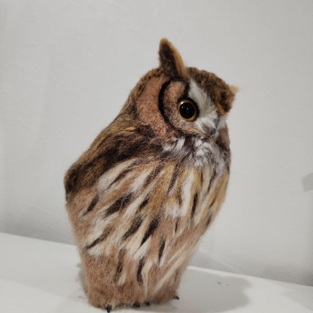 羊毛フェルト製置物　高さ約19cm トラフズク