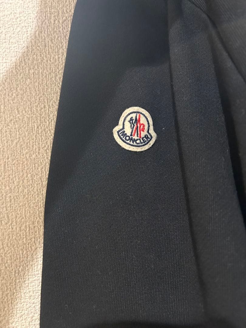 MONCLER ブラック ジャケット