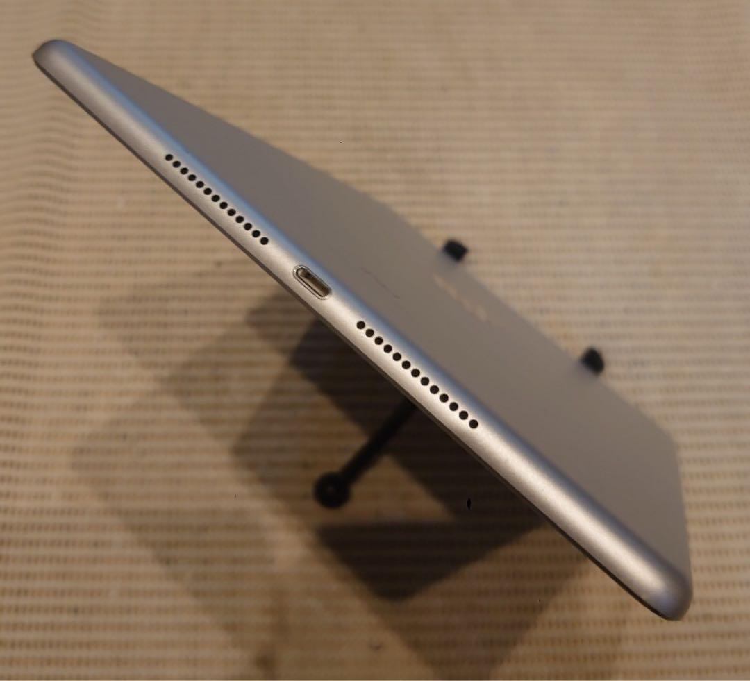 完動品SIMフリーiPad第8世代(A2429)本体32GB送料込NQ1KN