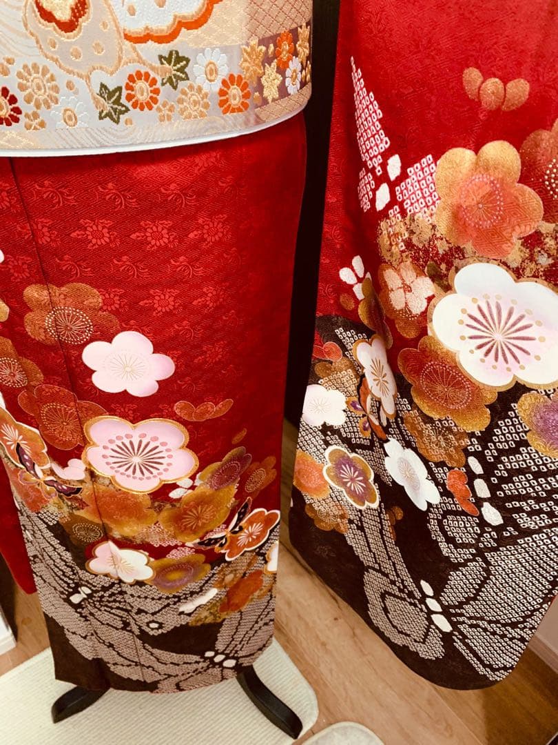 振袖単品　袷 梅 蝶 金糸 絞り 赤 正絹 秀品