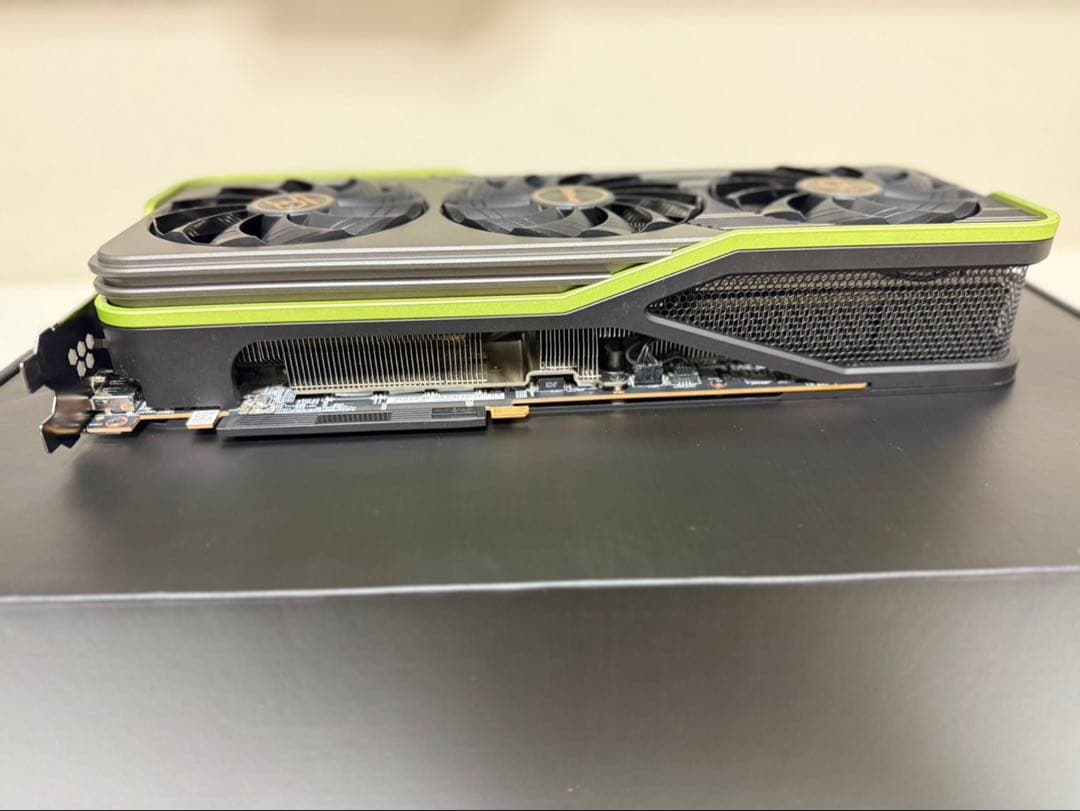 グラフィックボード・グラボ・ビデオカード ASRock Radeon RX6950XT OC Formula