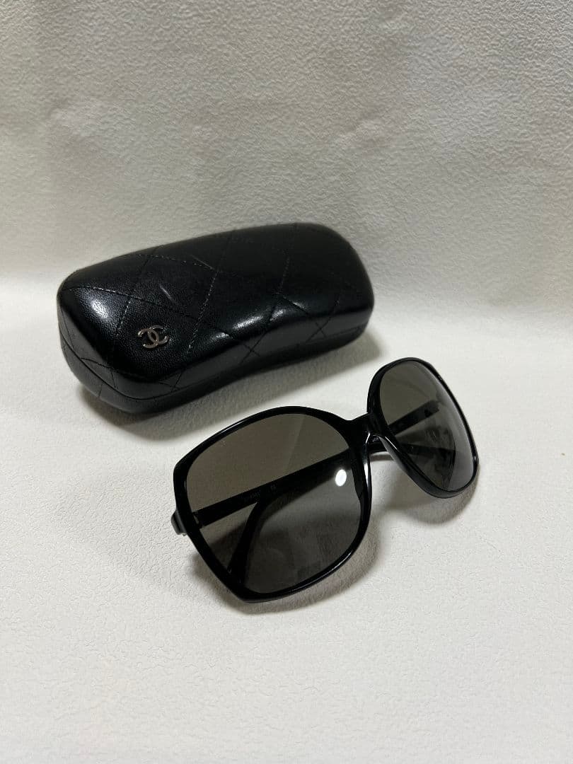 CHANEL サングラス 　ロゴデザイン