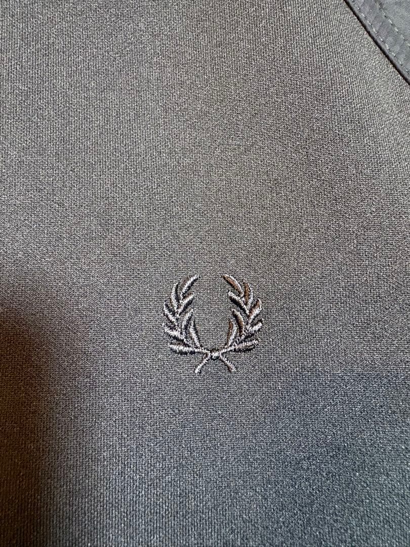 いっさん本物FRED PERRY ジップブルゾンS美品