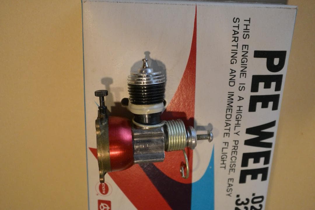 COX Pee Wee 02エンジン