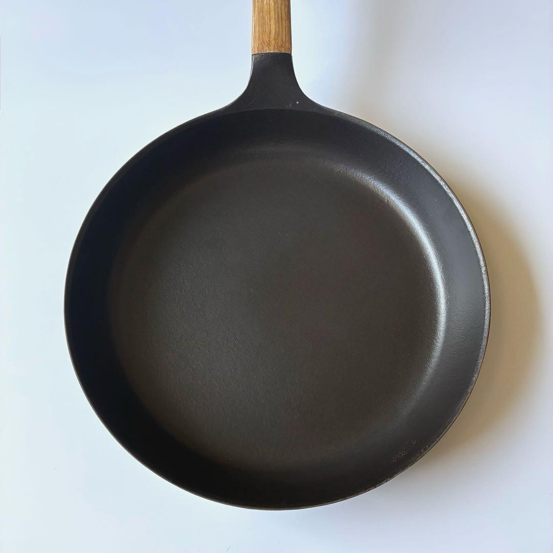 VERMICULAR FRYING PAN　Wood Handle　28cm