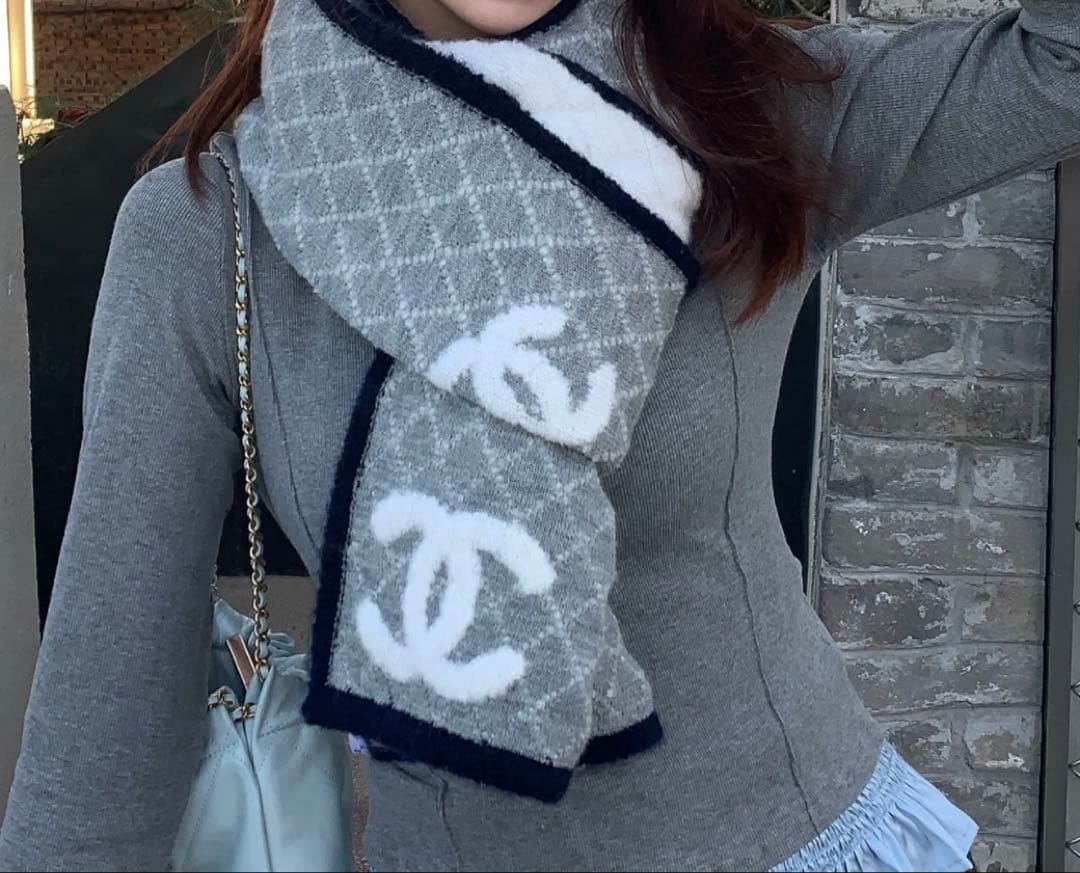 CHANEL キルティングマフラー グレー/ホワイト