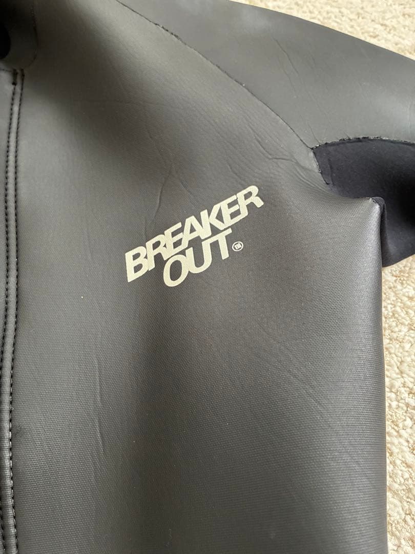 BREAKER OUT ブラックウェットスーツ