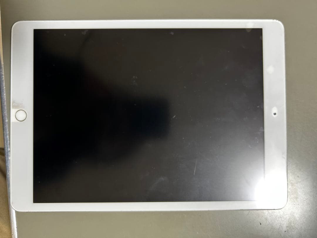 Apple iPad 第7世代 シルバー 本体 32GB