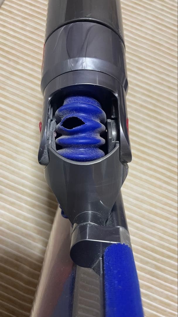 【ジャンク】Dyson v8 slim Fluffy+ スティッククリーナー