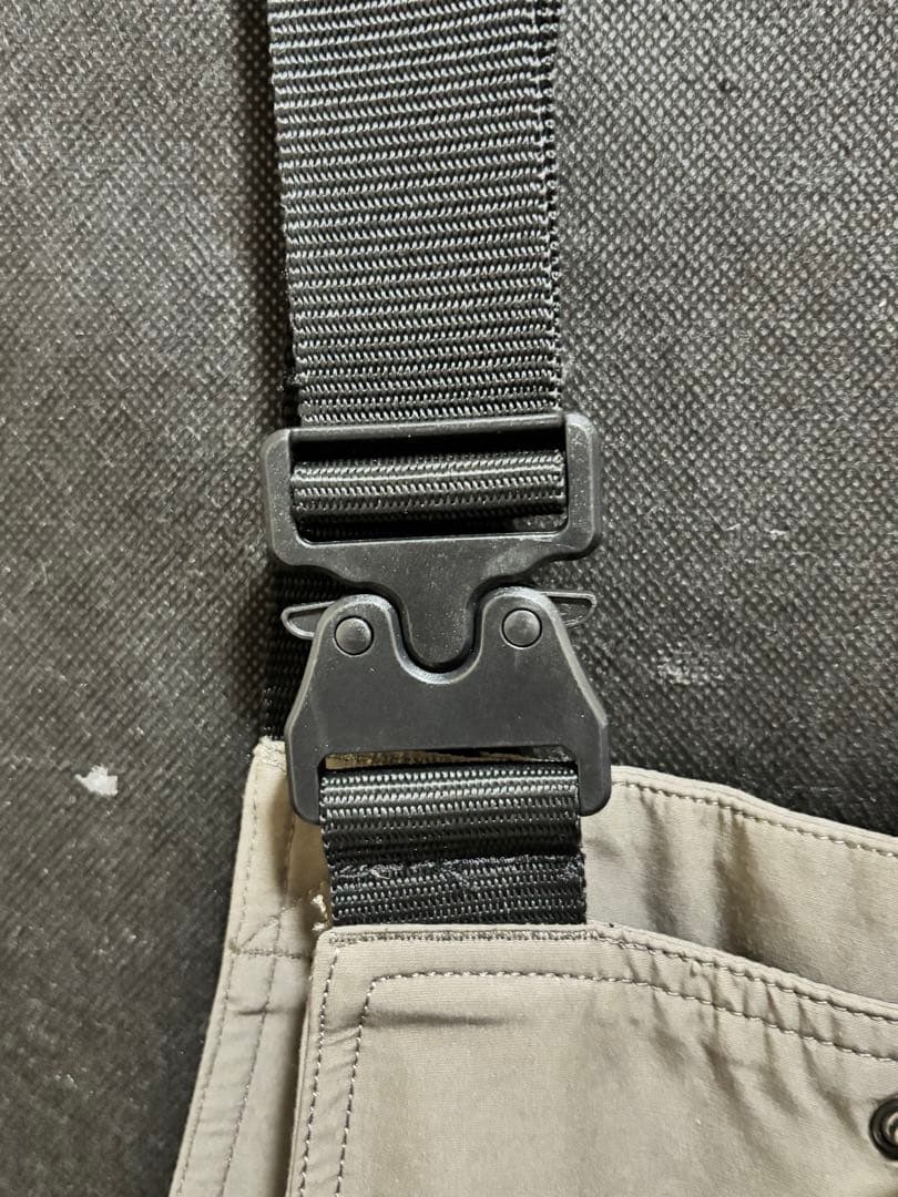 新品 OAKLEY カーキ スノーボード ビブパンツ Lサイズ オークリー 防水