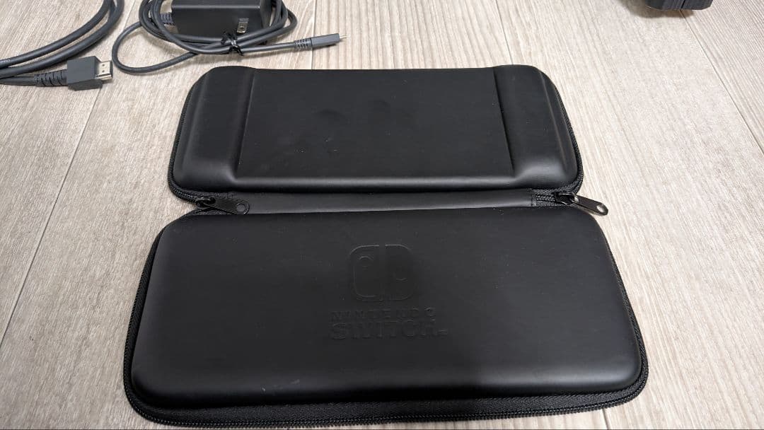 Nintendo Switch 本体 青/赤 Joy-Con 付属品完備
