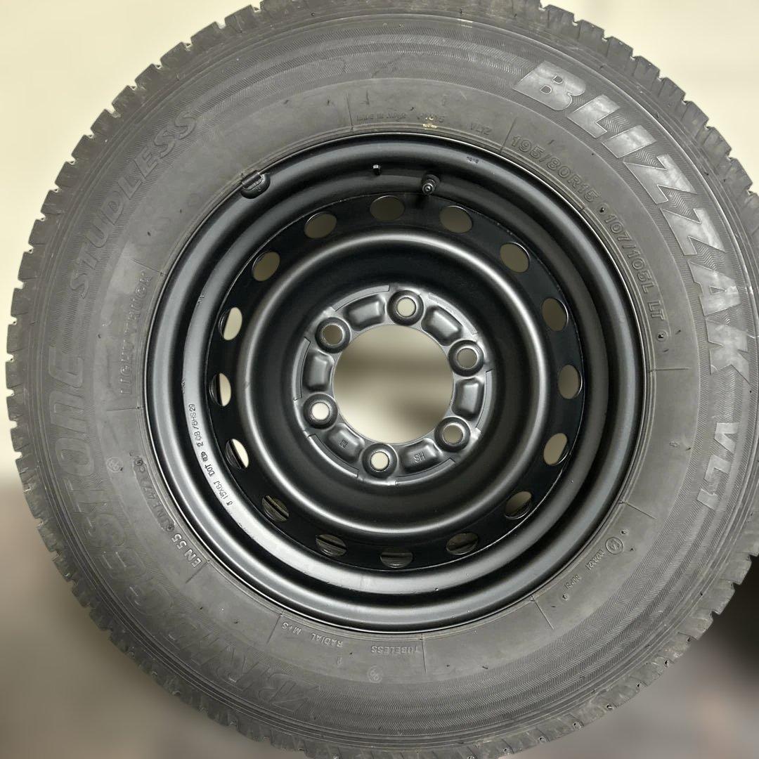 195/80R15 スタッドレスタイヤ　6穴