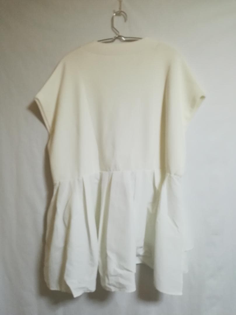 新品 ADORE 24AW タフタペプラムカーディガン ポンチョ型 白 38