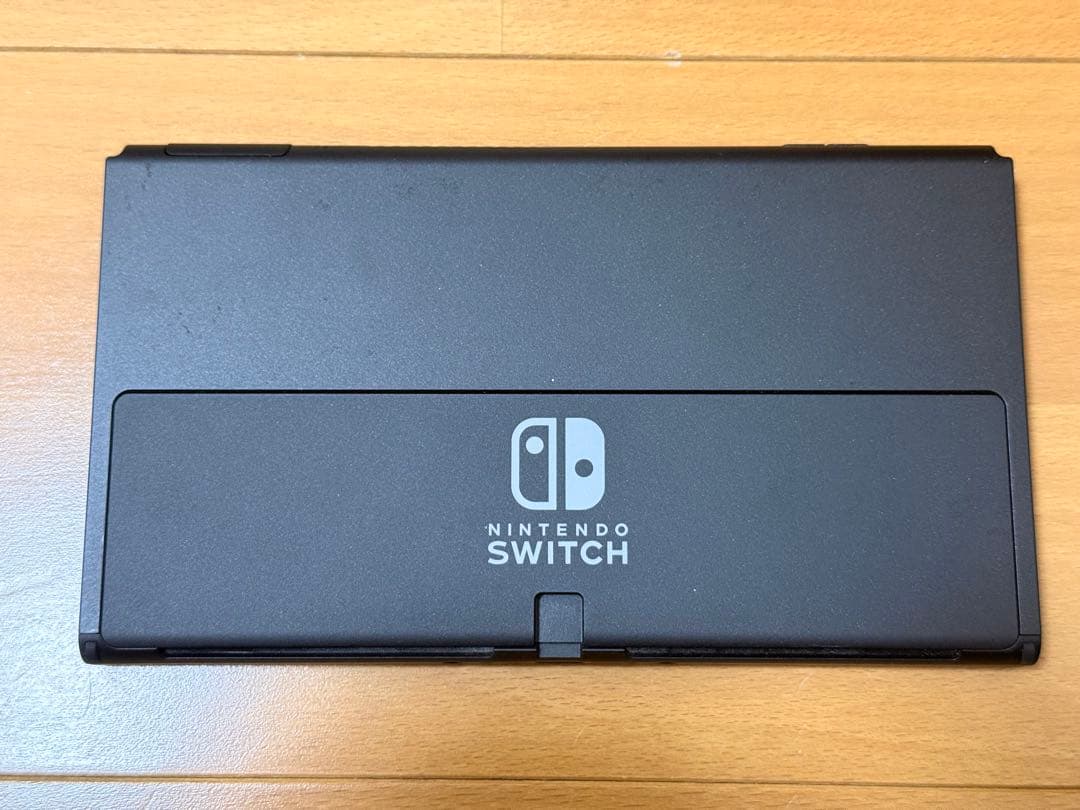 【美品】有機EL nintendo switch 本体のみ カバー付