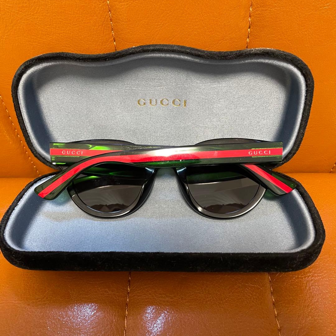 GUCCI｜グッチ　サングラス　黒縁　ロゴ　定番