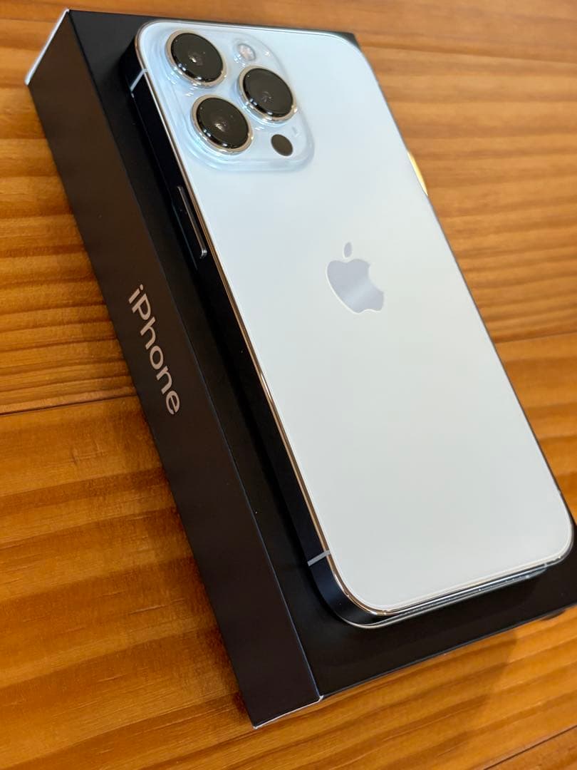 【ほぼ新品・美品】iPhone 13 Proシルバー　128GB 交換品